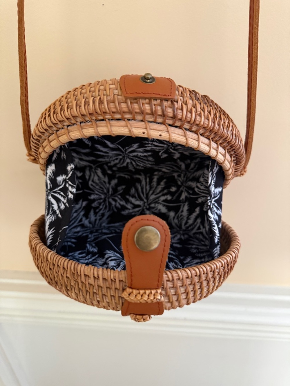 Brown Round Woven Crossbody Bag Boho style